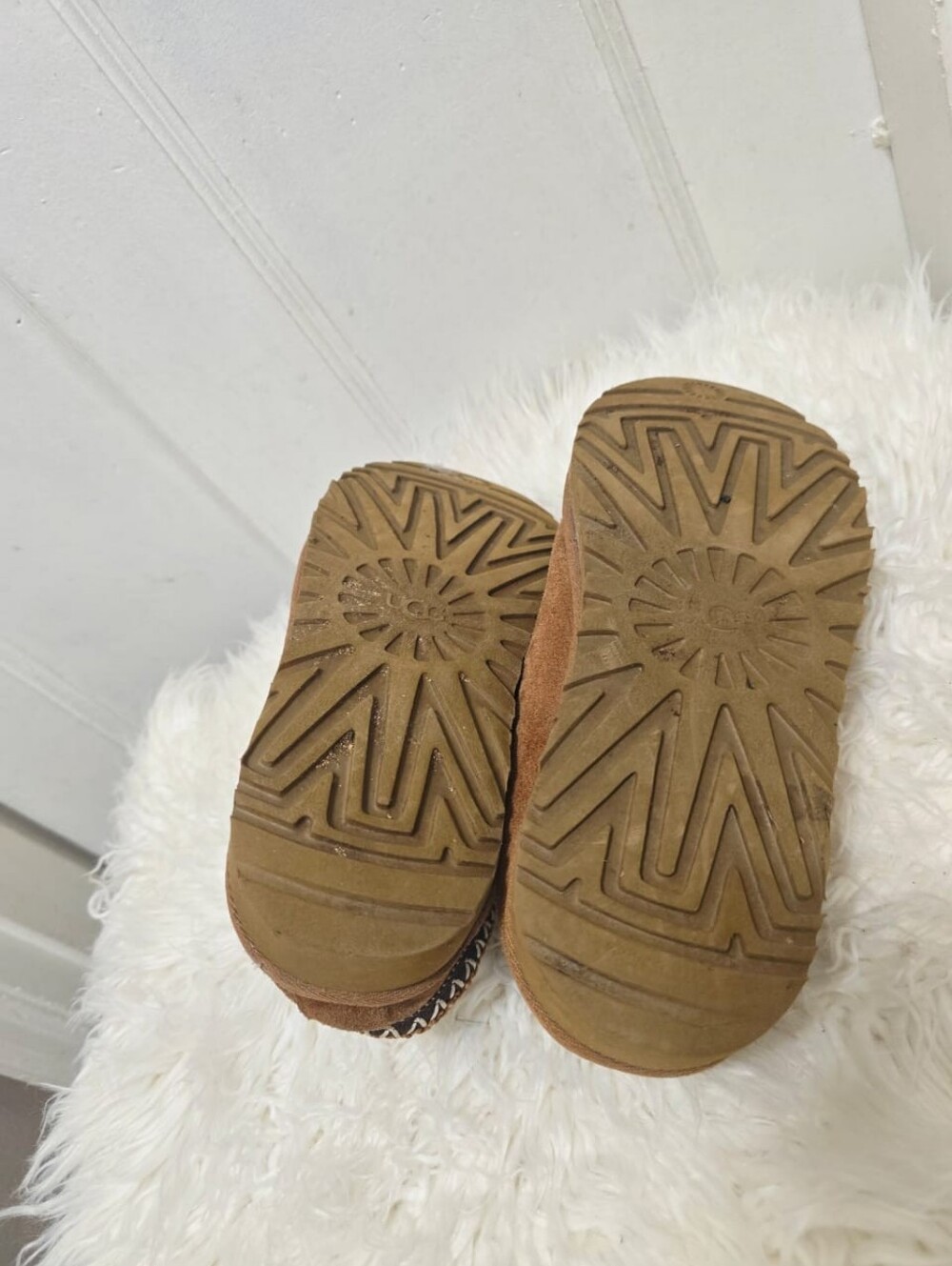 UGG Chestnut Brown Suede Shearling-Lined Clog Mules - Picture 7 of 10